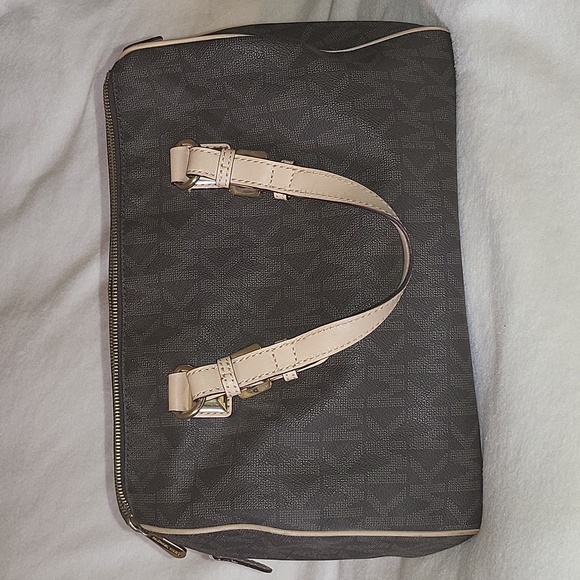 Authentic Michael Kors handbag - Picture 2 of 11